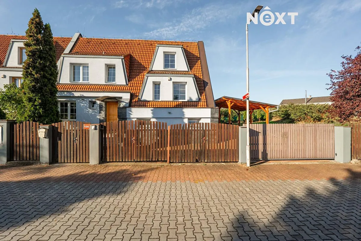Pronájem rodinného domu 248 m², pozemek 840 m²